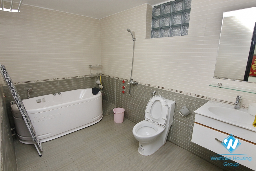 Three bedroom house for rent in Ngoc Thuy Long Bien